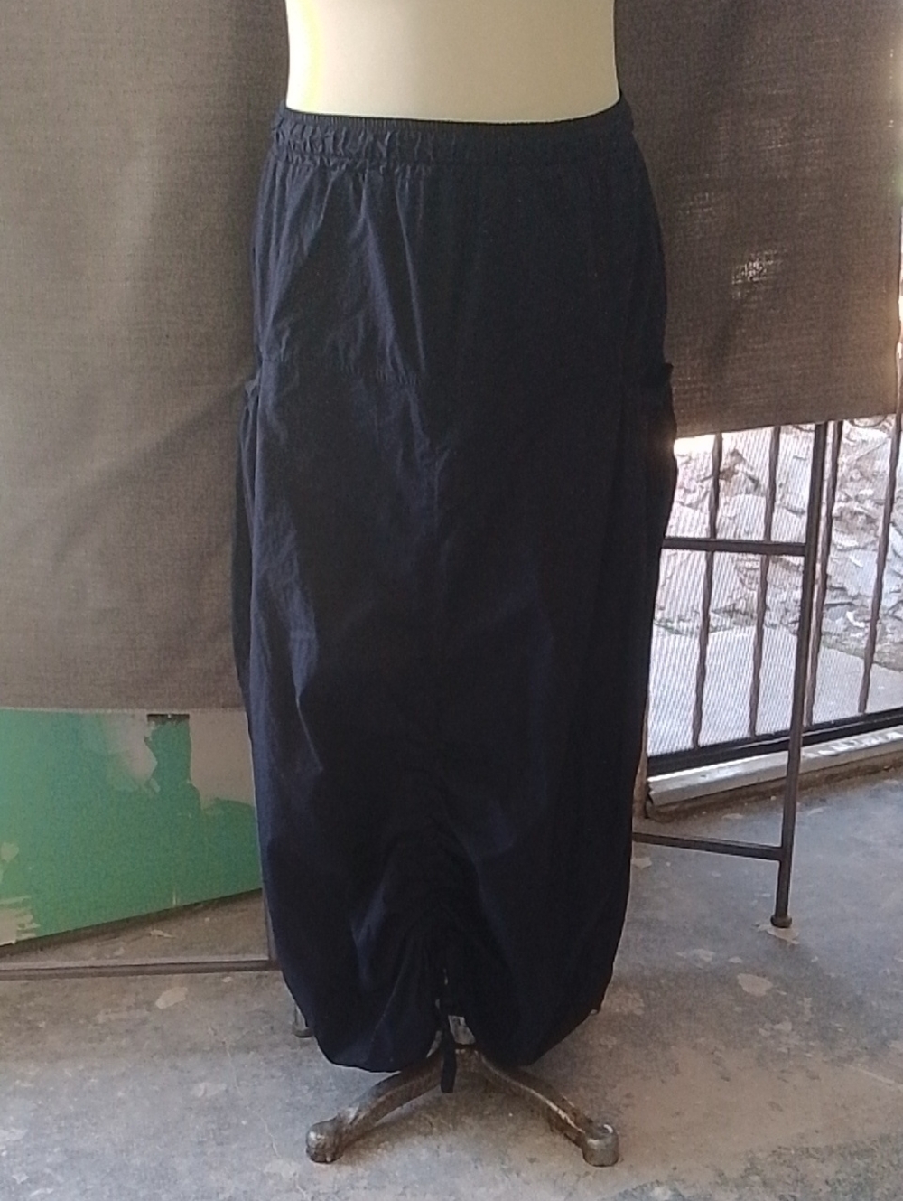 Women’s Navy Elastic Waist Maxi Skirt